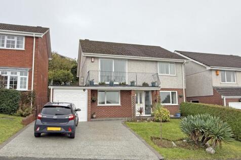 Dunraven Drive 81 - Front...jpg