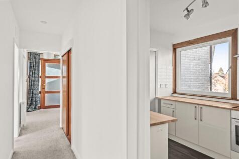 Chalton Court, Bridge of Allan, Stirling, FK9 photo 3