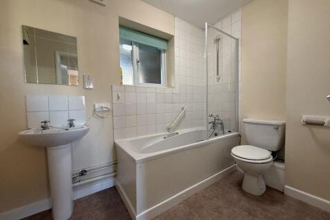 3 Langdale Grove photo 5