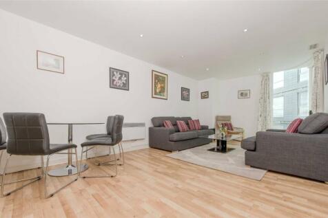 1-bed flat on Albert Embankment, London, SE1, £2,500/mo