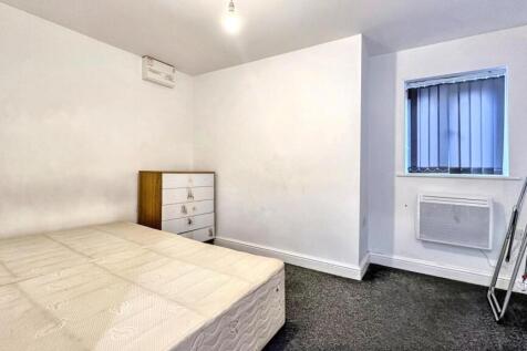 Bright double bedroom with ample floor space...