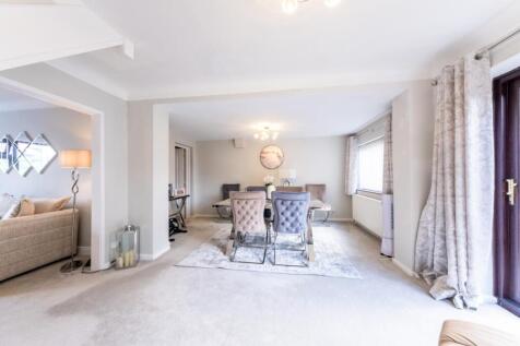 17 Andrew's Close-004.jpg