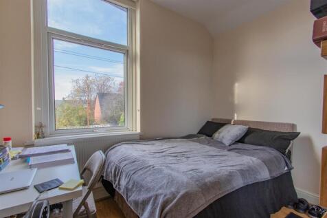Mackintosh Place, Roath photo 4
