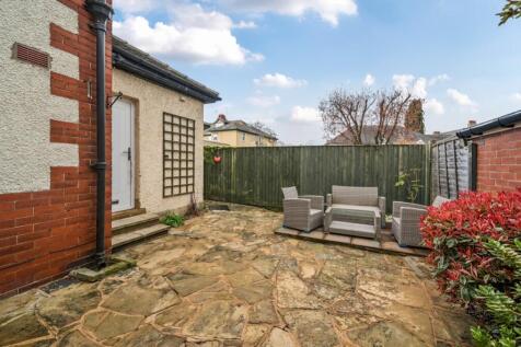 EweMove Harrogate Courtyard2