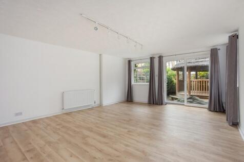 1 Ellison Close 2...