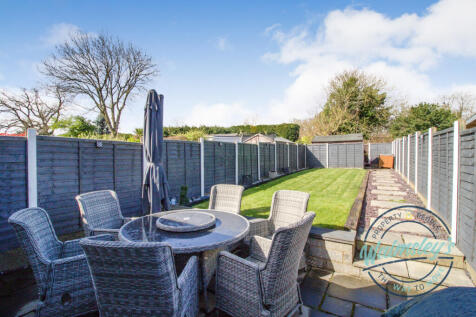 Rear gardens, patio &amp; rear access