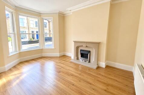 5-bed terraced on Arnside Crescent, Morecambe, Lancashire, LA4, £1,250/mo