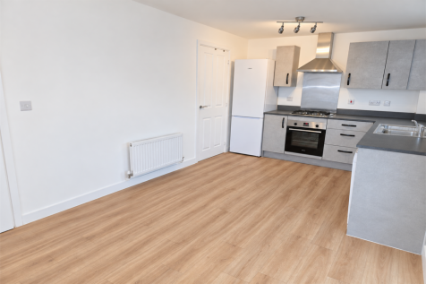 3 bedroom Detached House in Crabtree Hill Drive, Derby photo 3