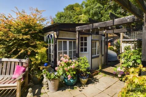 CAM02127G0-PR0186-STILL004