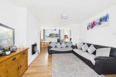 Living Room/ Dining Room