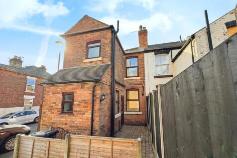 1-bed flat on Langley Street, Derby, DE22, £795/mo