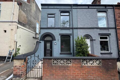 3 bed terraced house for sale Atherton Road, Hind