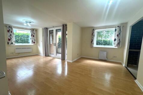 Fishguard Way, E16 photo 4