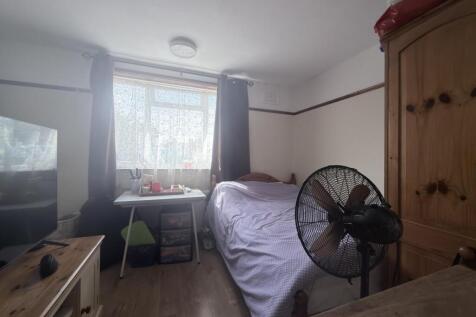1 bed room to rent Titchfield Road, Carshalton SM