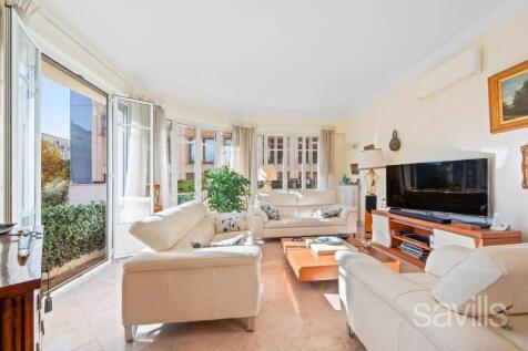 bright apartment in the city center Nice