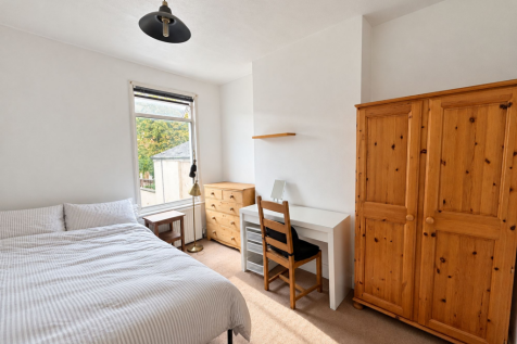 8a, Deanery Road, E15 4LP