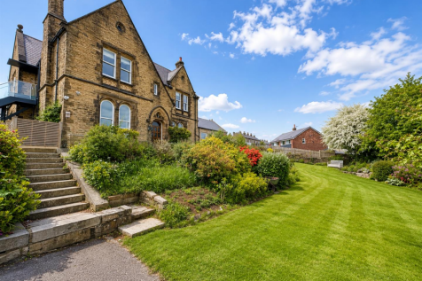 Highfield, Bramley Lane, Hipperholme - Bramleys Es