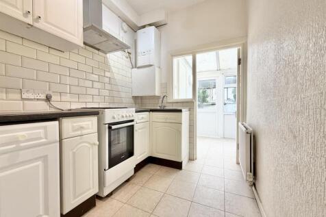 3 Bedroom To Rent in N22