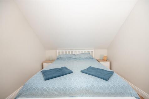 holiday apartment bedroom