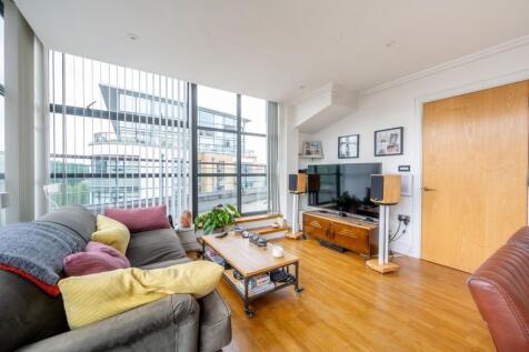 Brentford, TW8 - property photo