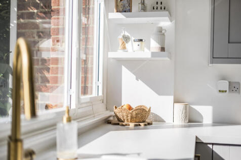 1361243-18-68dbba...