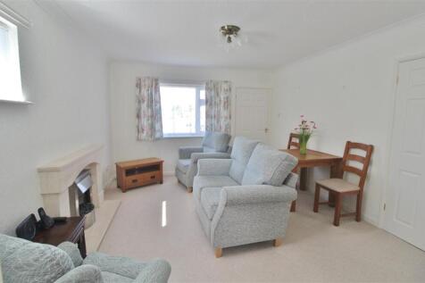 SITTING/DINING ROOM