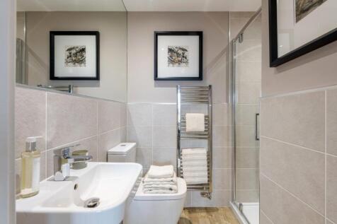 En suite shower room in 4 bed detached home