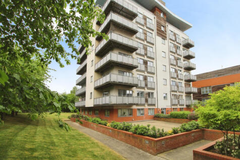 Two Double Bedroom 2nd Floor Flat To Rent