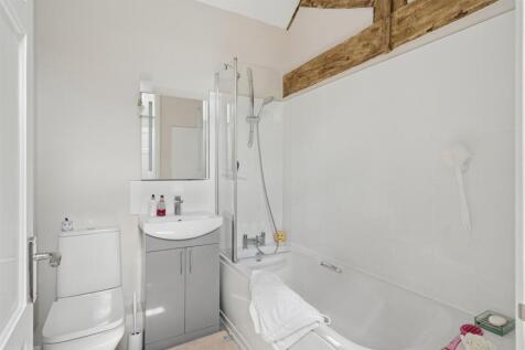 Cottage Bathrom