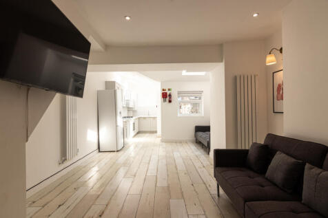 5 Gladstone Terrace Living Room 3