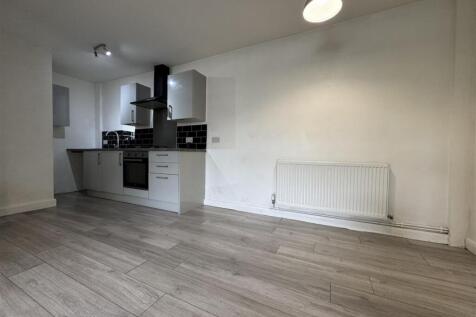 Westgate, Almondbury HD8 photo 3