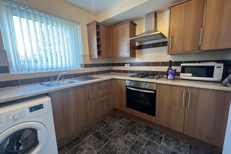 3 Bedroom Flat in L39 1ND