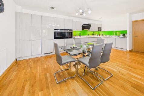 Sitting/kitchen/diner