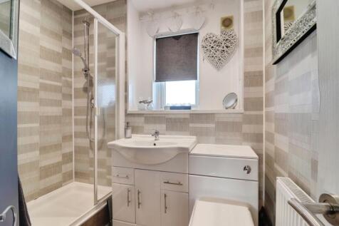 Ensuite - EweMove Cannock