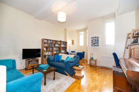 Nestled on the ground floor of the iconic Grade II-listed Seamen's Refuge, this generously-sized, two-bedroom apartment beautifully marries historic character with contemporary style. The expansive li