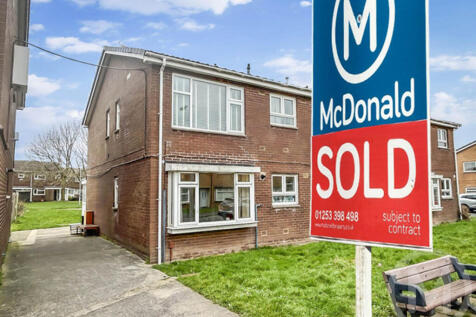 Blackpool, FY2 - property photo
