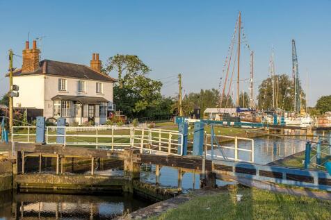 The Heybridge Basin a walk or short drive away