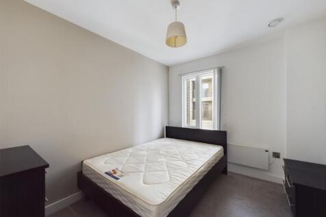 CAM01231G0-PR0052-STILL021