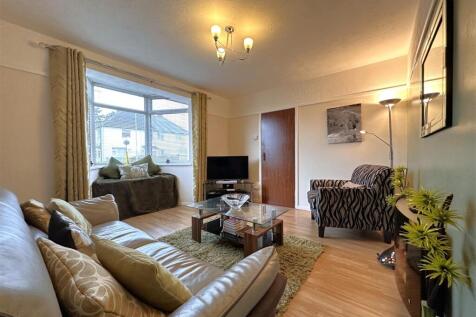 Bay-Fronted Lounge 532