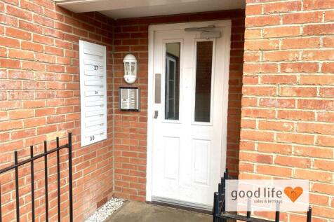 20260528_112648004_iOS32 aylesford mews.jpg