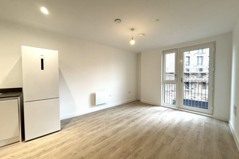 1-bed flat on Belgrave Village, Birmingham, £950/mo
