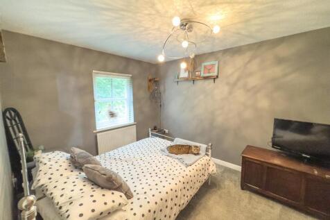 Double Bedroom With En Suite (1).jpg