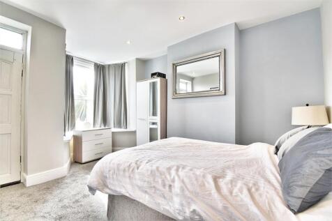 48 Lydgate Lane, Sheffield photo 5
