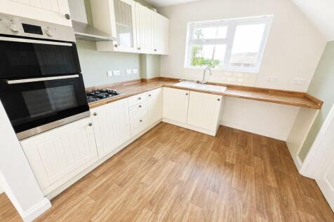 Mancroft Avenue, Lawrence Weston, Bristol photo 4