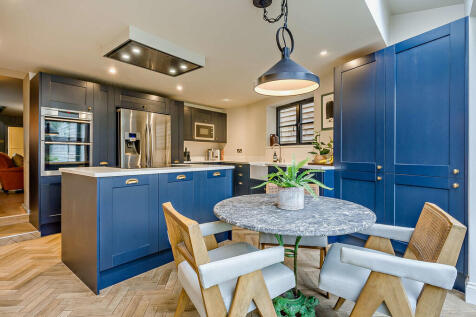 8664754-interior1...