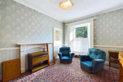 CAM04201G0-PR0017-STILL029