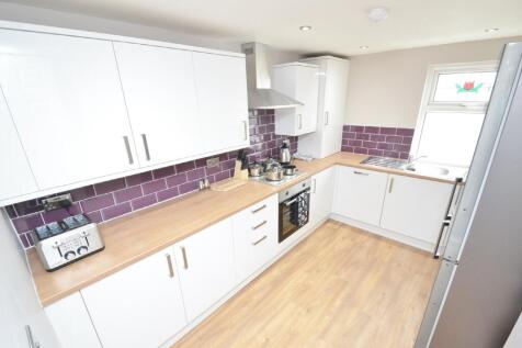 Leeds Old Road, Bradford, BD3 photo 4
