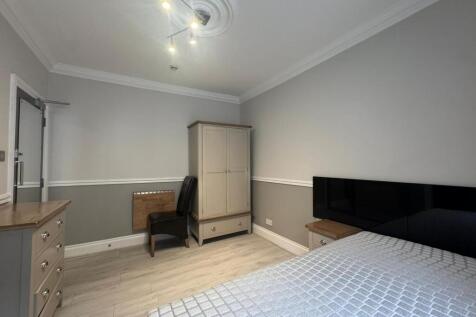 Bedroom alt