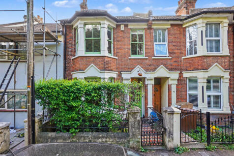 Substantial 3 bedroom House for sale
