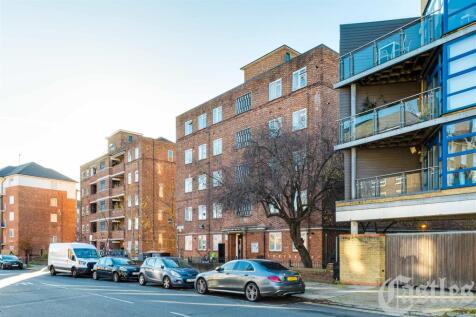 London, E2 - property photo